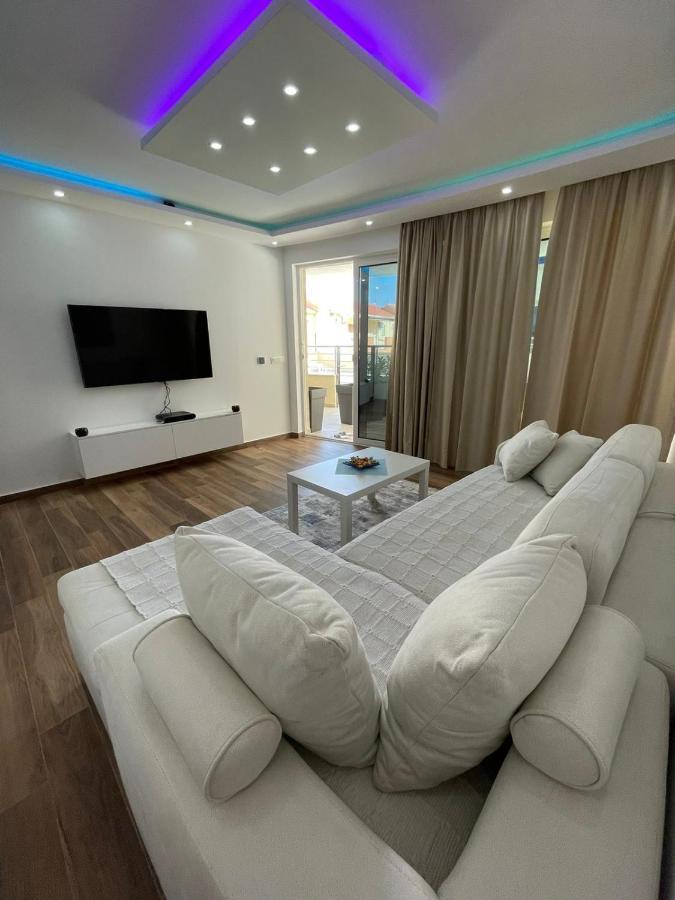 Charm Apartment Petrovac Bagian luar foto