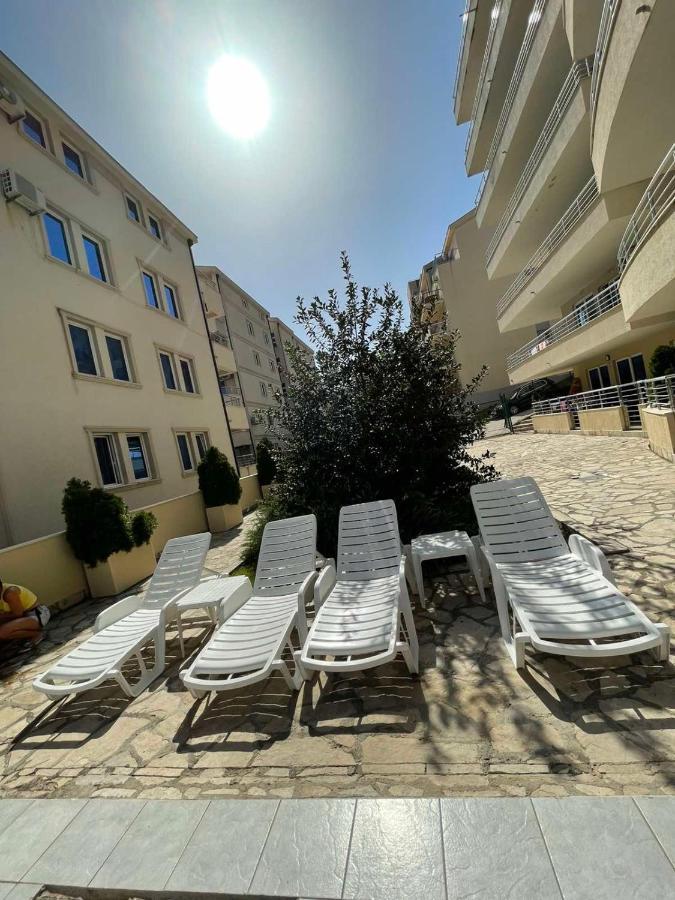 Charm Apartment Petrovac Bagian luar foto